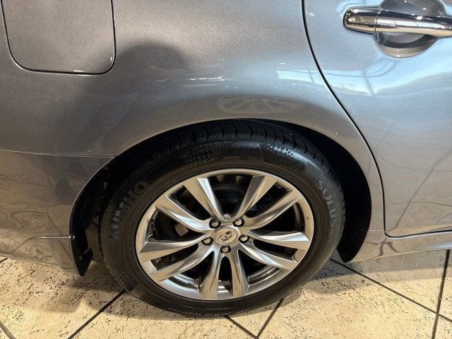 Used 2016 INFINITI Q70 Hybrid w/ Deluxe Touring Package image 25