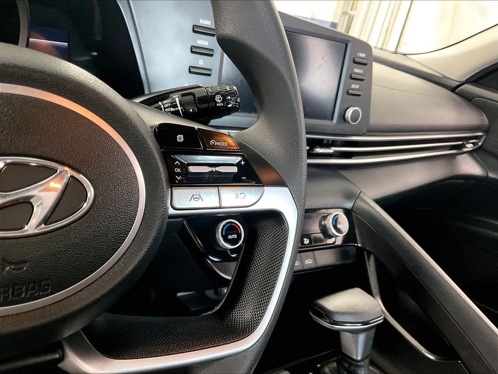 Used 2023 Hyundai Elantra SEL FWD image 23