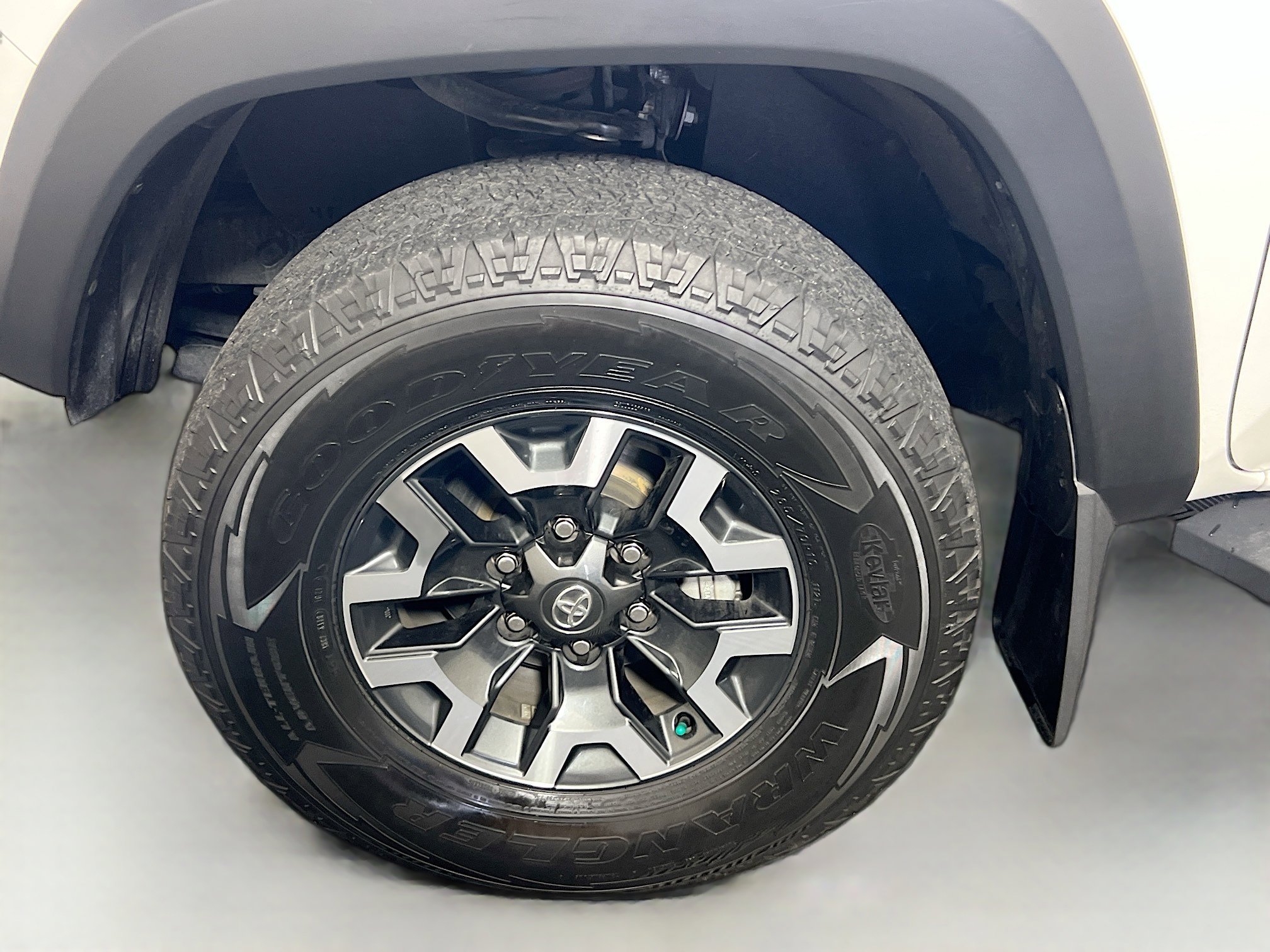 Used 2021 Toyota Tacoma TRD Off-Road image 13