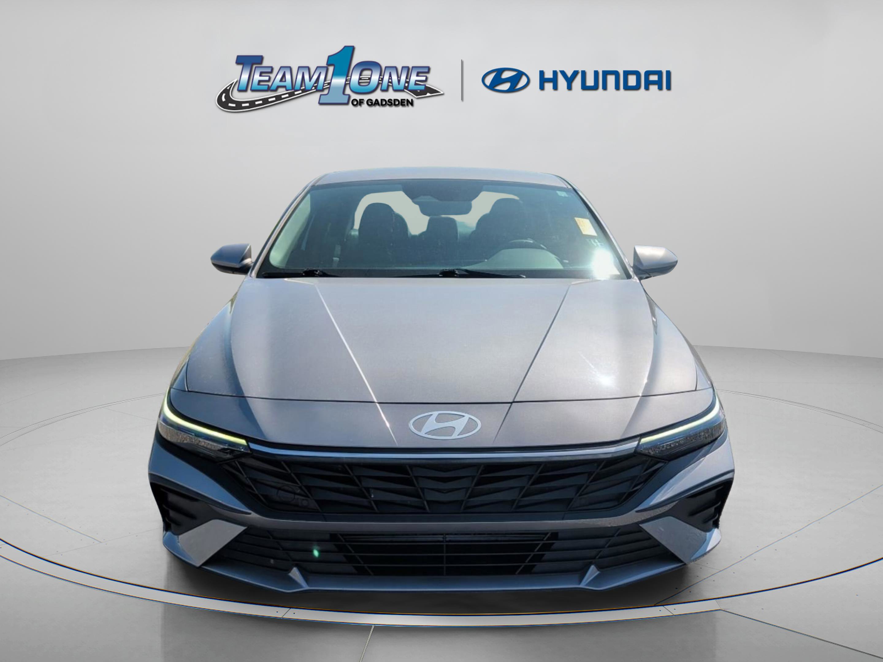 Used 2024 Hyundai Elantra SEL FWD image 2