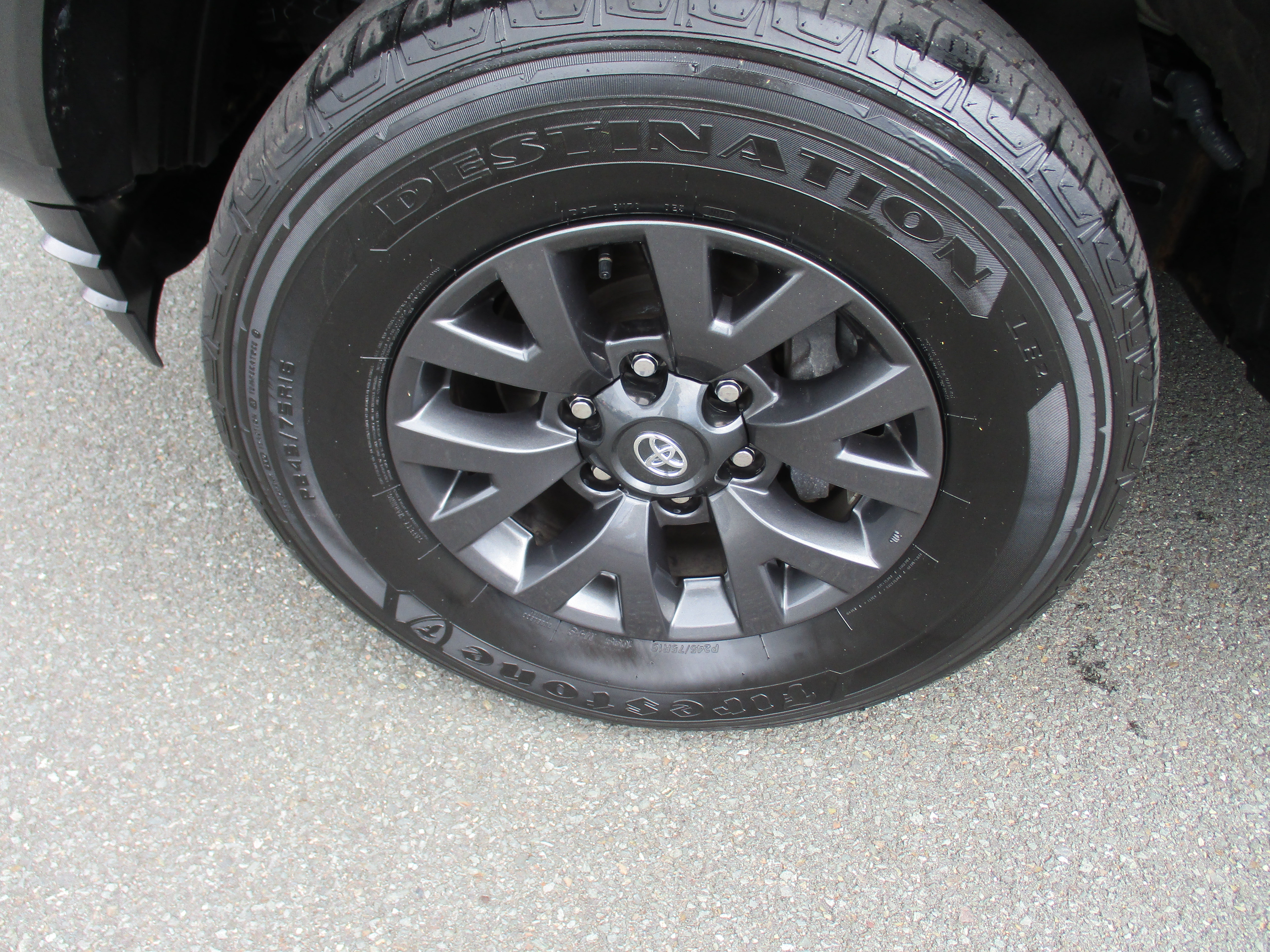Used 2023 Toyota Tacoma SR5 AWD/4WD image 9