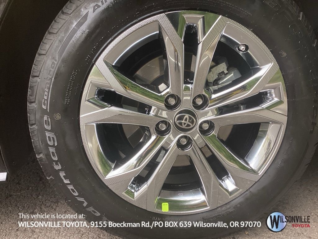 Used 2022 Toyota Sienna XSE w/ XSE Plus Package image 7