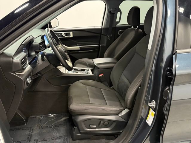 Used 2023 Ford Explorer XLT image 14