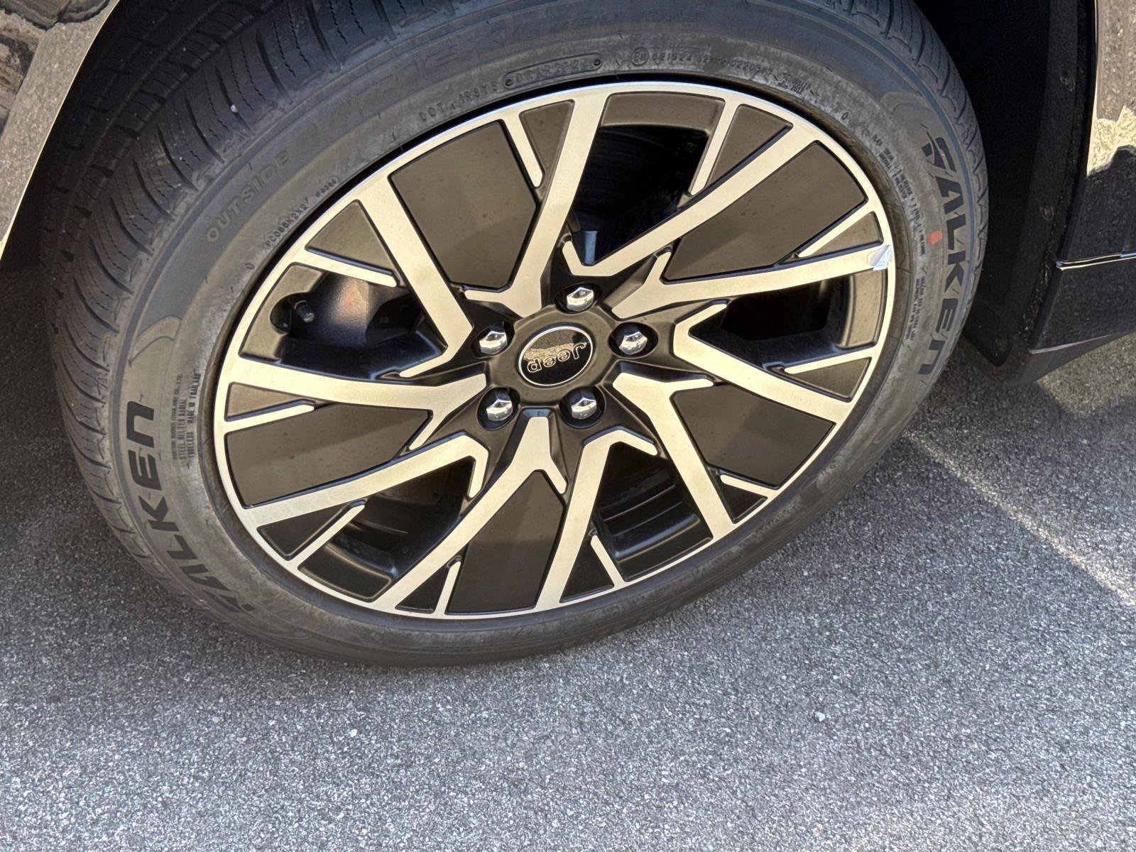 New 2025 Jeep Wagoneer S Limited image 5