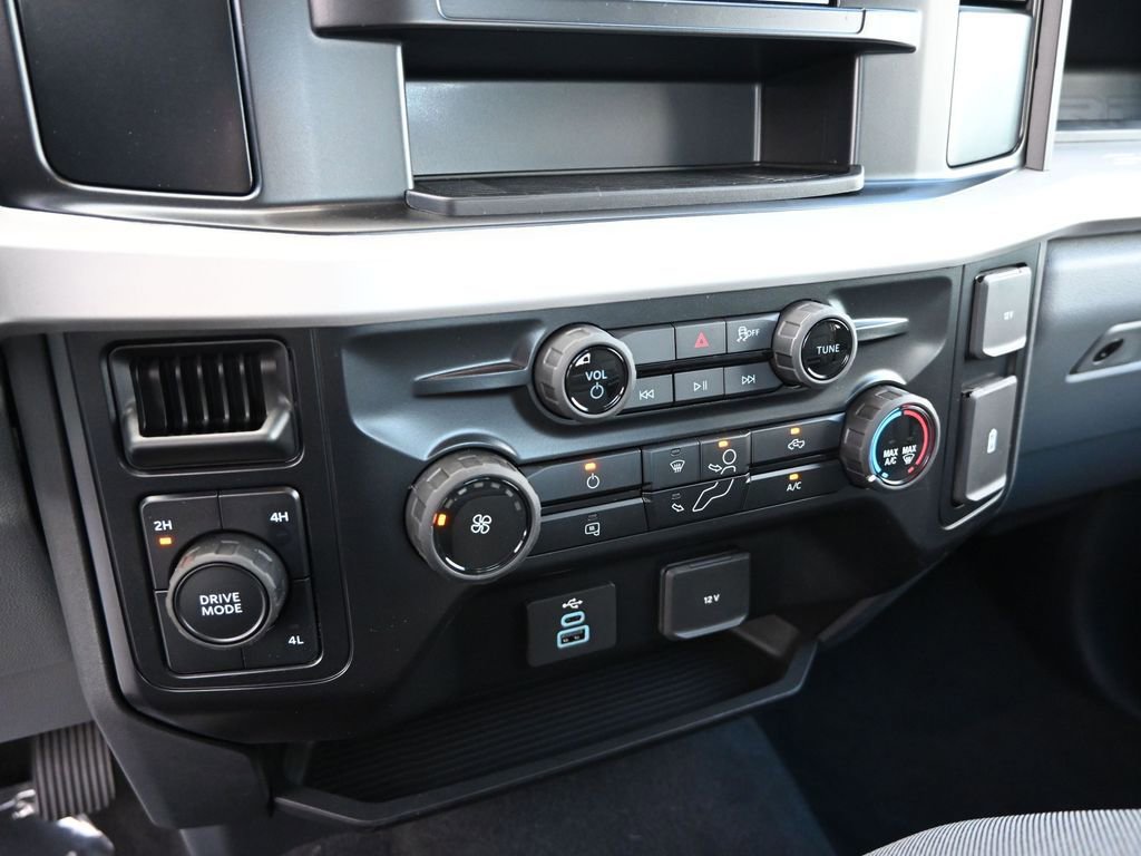 New 2026 Ford F350 4x4 Crew Cab DRW Super Duty image 20