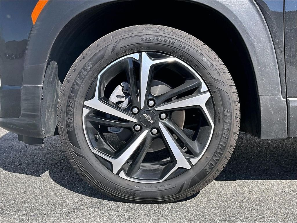 Used 2023 Chevrolet TrailBlazer RS w/ Technology Package AWD/4WD image 7