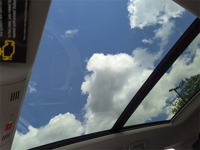 New 2025 Volkswagen Taos SE image 30