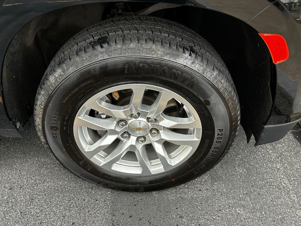 Used 2022 Chevrolet Suburban LS image 12