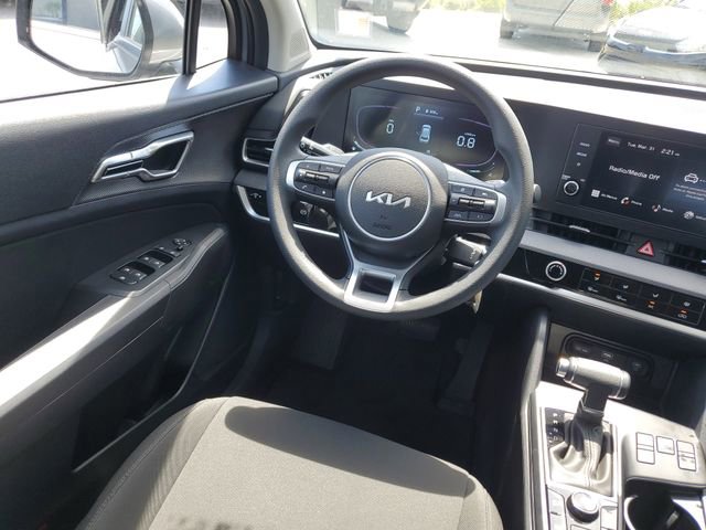 Certified 2025 Kia Sportage LX image 8