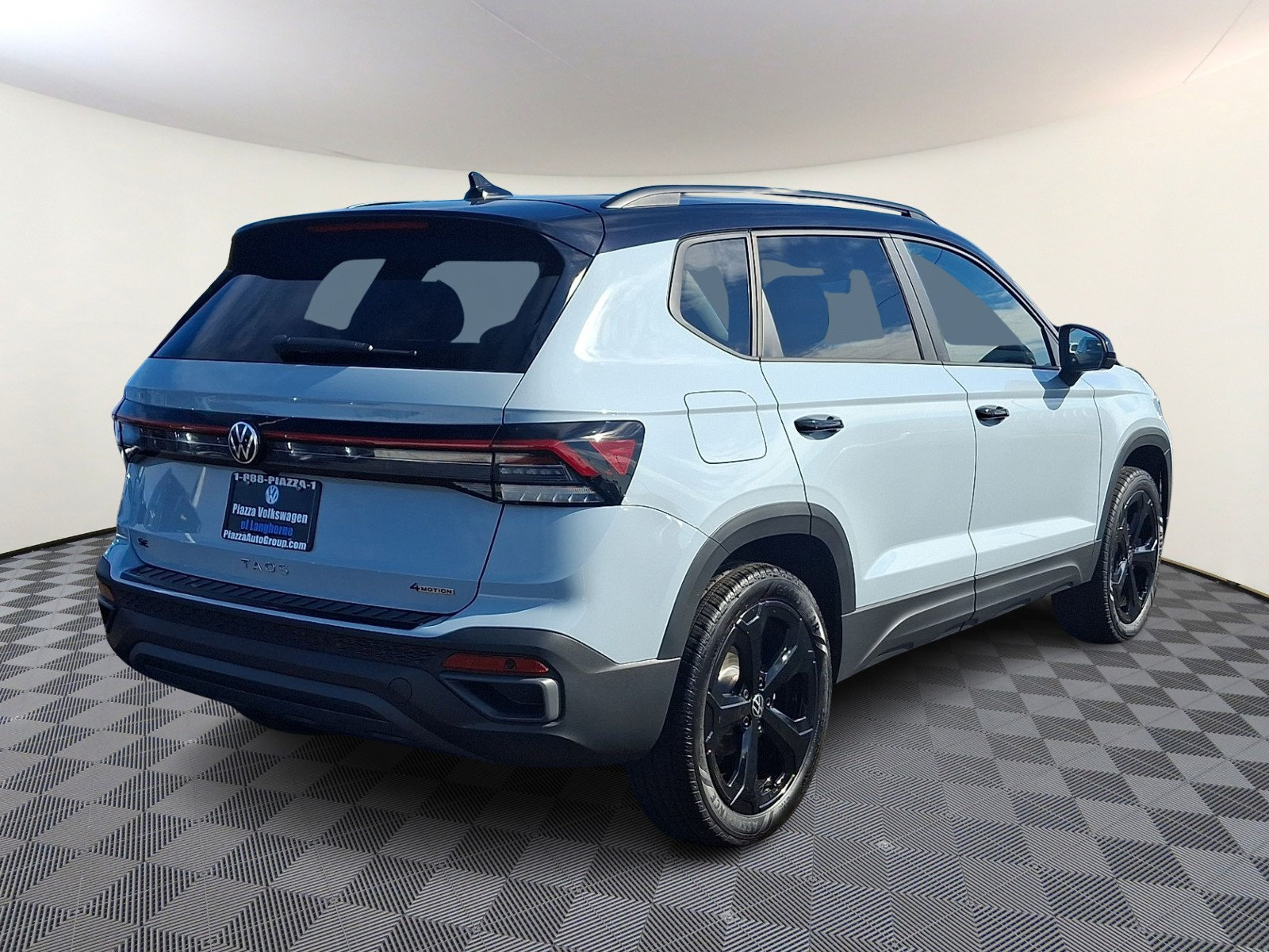 New 2027 Volkswagen Taos SE AWD/4WD image 4