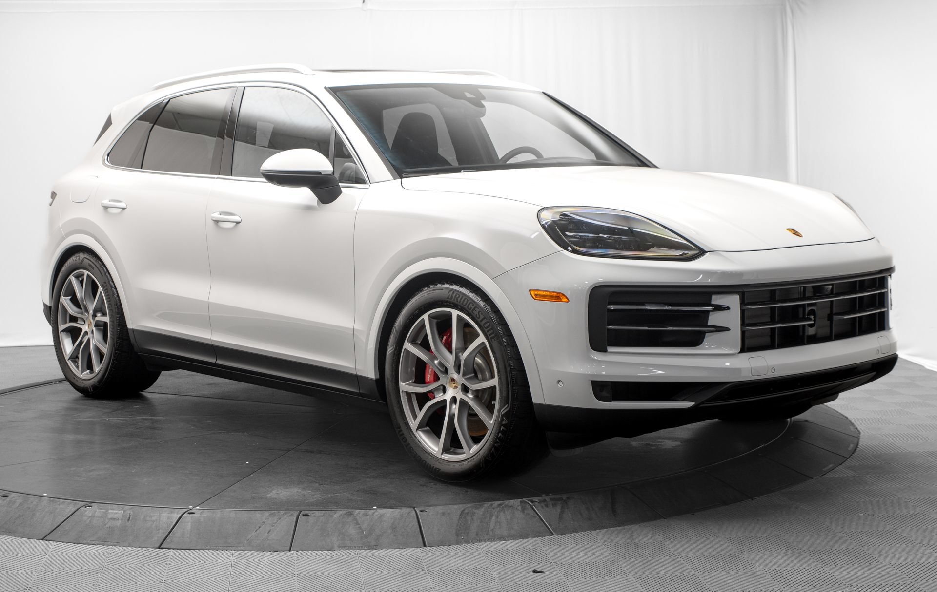 Used 2025 Porsche Cayenne S AWD/4WD image 9
