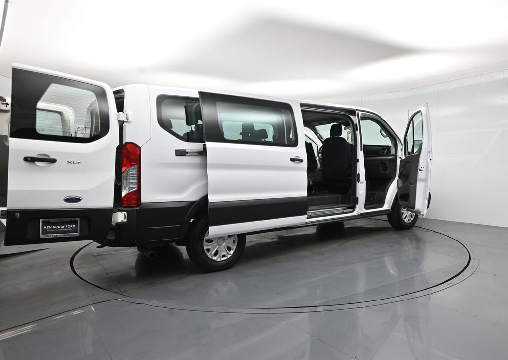 Certified 2022 Ford Transit 350 XLT RWD image 6