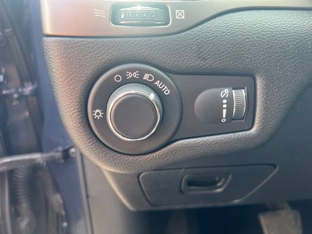 Used 2020 Jeep Cherokee Latitude FWD image 5