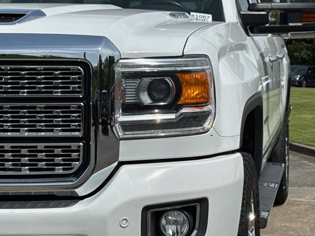 Used 2017 GMC Sierra 2500 Denali w/ Duramax Plus Package AWD/4WD image 11