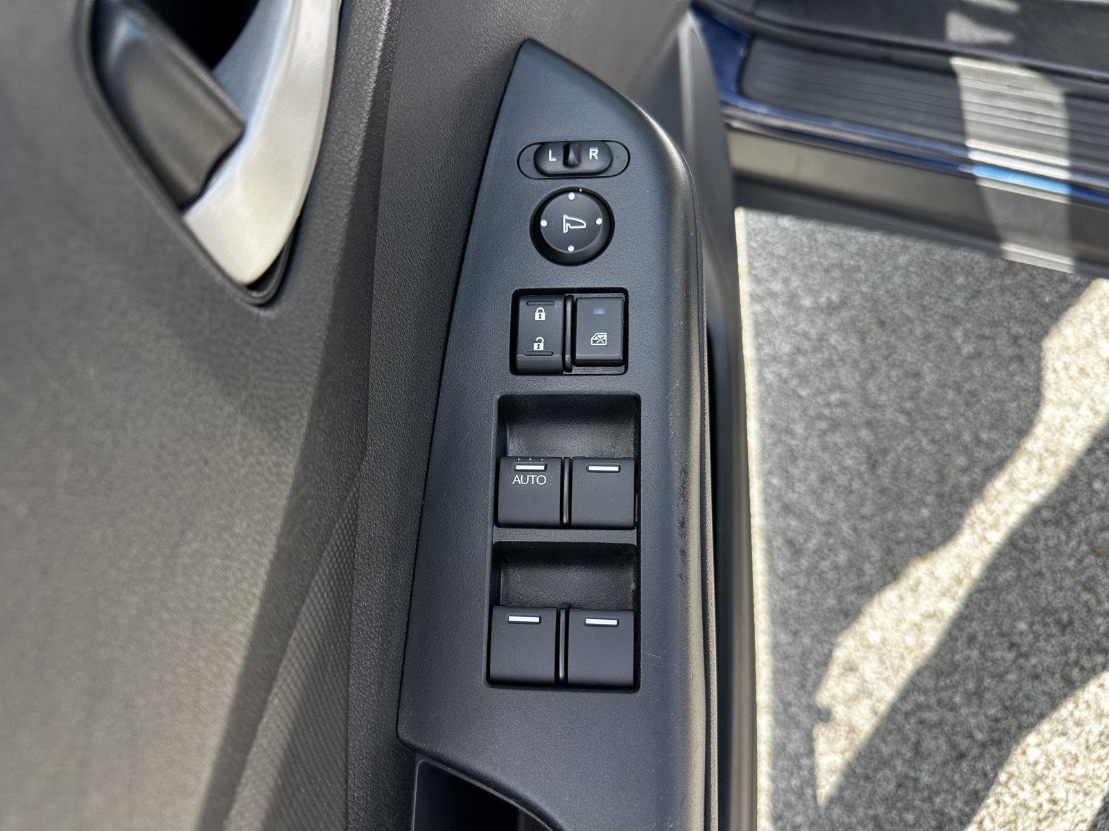 Used 2016 Honda CR-V SE image 9