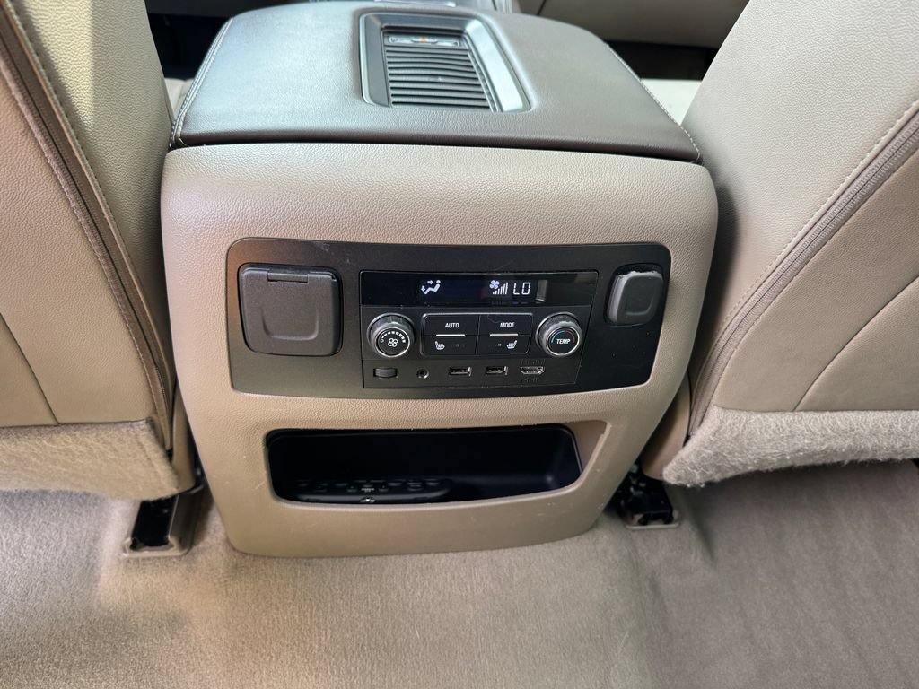 Used 2019 Chevrolet Tahoe Premier AWD/4WD image 38