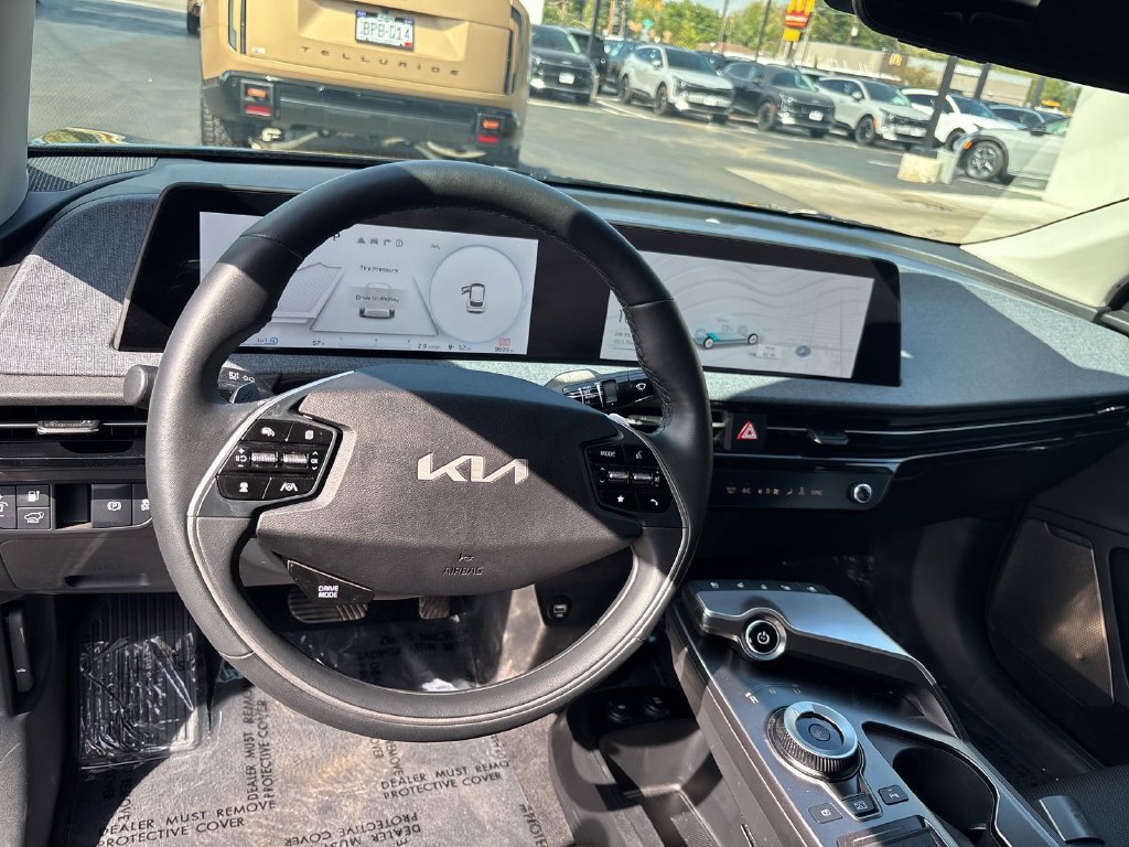 Certified 2024 Kia EV6 Wind AWD/4WD image 19