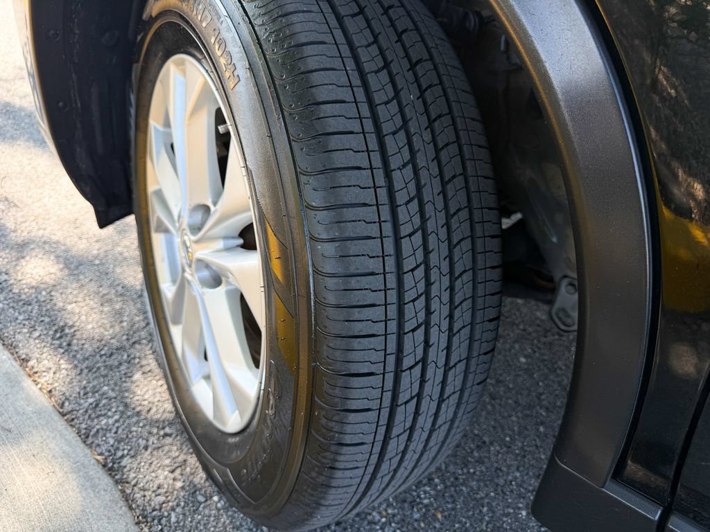 Used 2015 Nissan Rogue SV FWD image 30