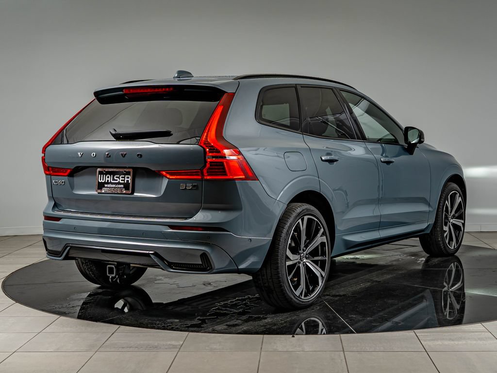 Used 2022 Volvo XC60 B5 R-Design w/ Advanced Package AWD/4WD image 5
