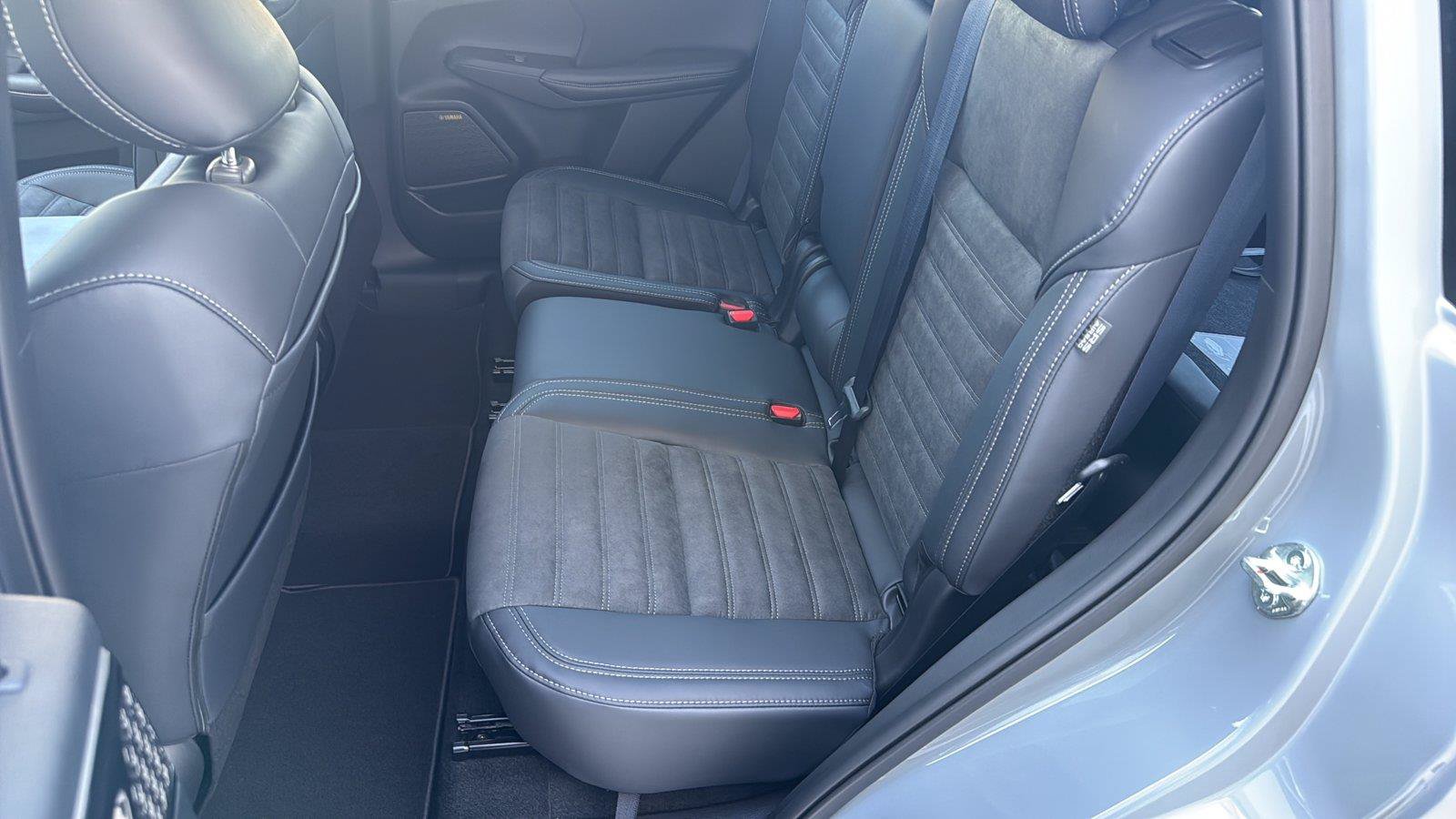 New 2026 Mitsubishi Outlander SE AWD/4WD image 21