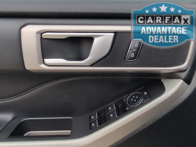 Used 2023 Ford Explorer XLT AWD/4WD image 16