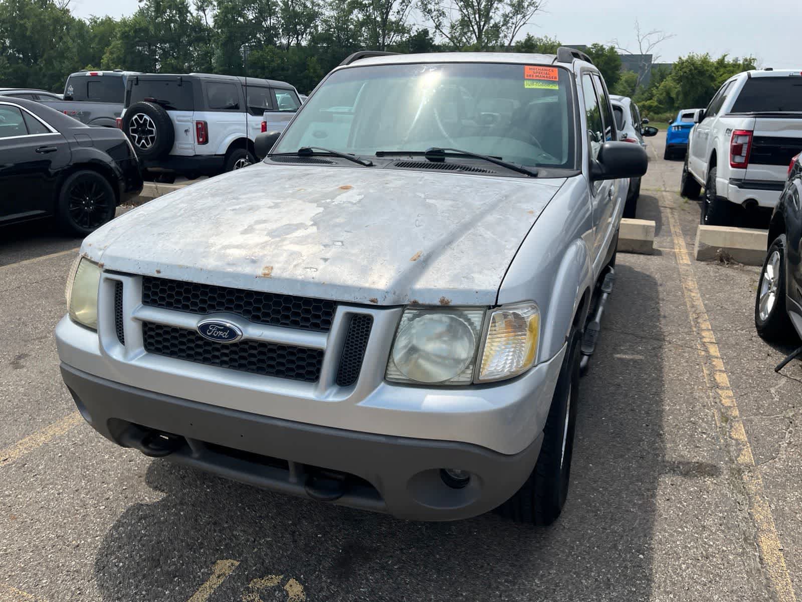Used 2001 Ford Explorer Sport Trac 4x4 image 4