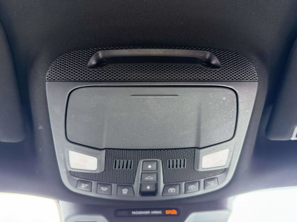 Used 2022 Ford Expedition Limited AWD/4WD image 32