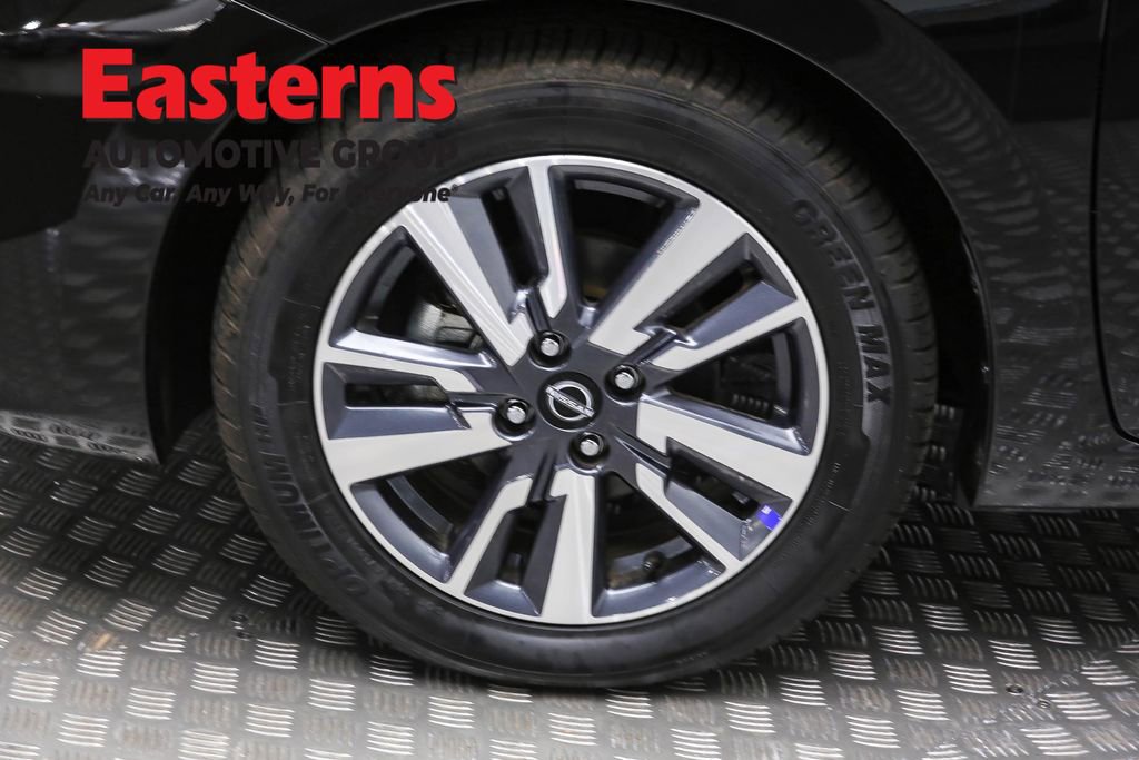 Used 2023 Nissan Versa SV image 32