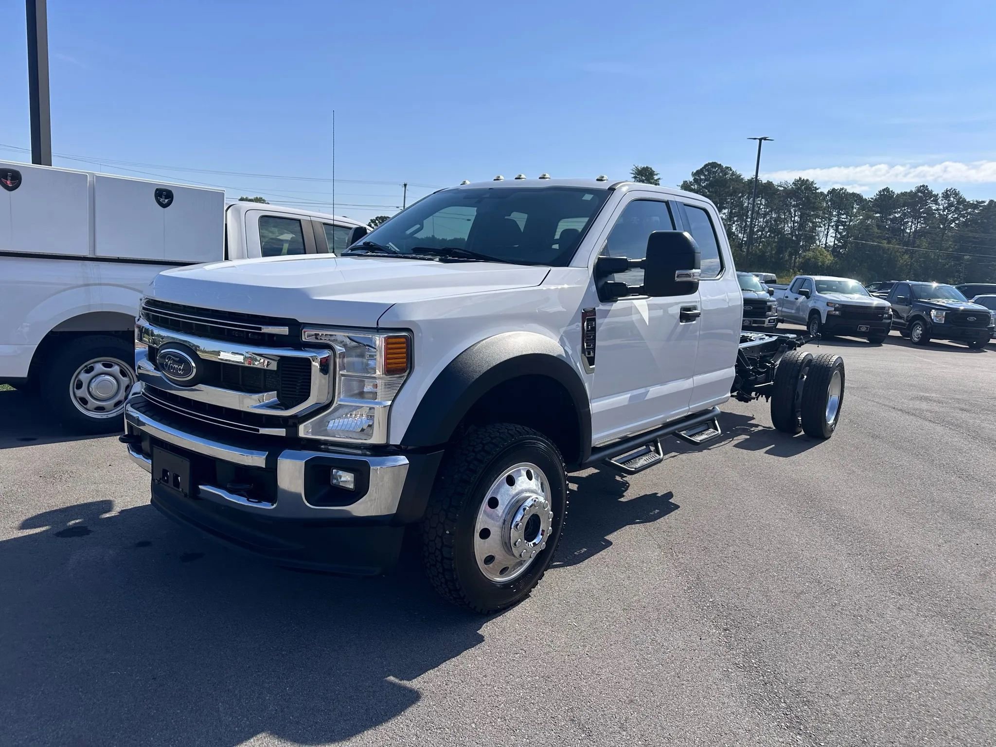 Used 2021 Ford F550 4x4 SuperCab Super Duty w/ XLT Value Package image 2
