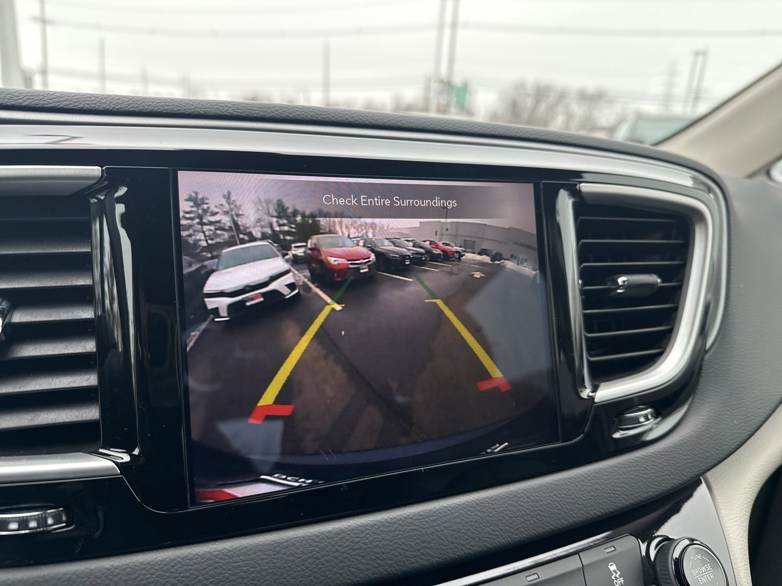 Used 2020 Chrysler Pacifica Touring-L image 20