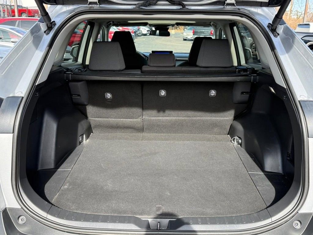 Used 2024 Toyota RAV4 XLE w/ Convenience Package image 4