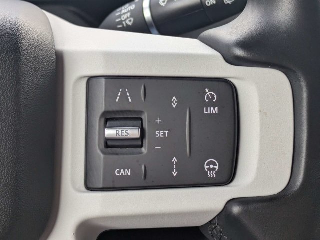 Used 2026 Land Rover Defender 110 X-Dynamic SE AWD/4WD image 25
