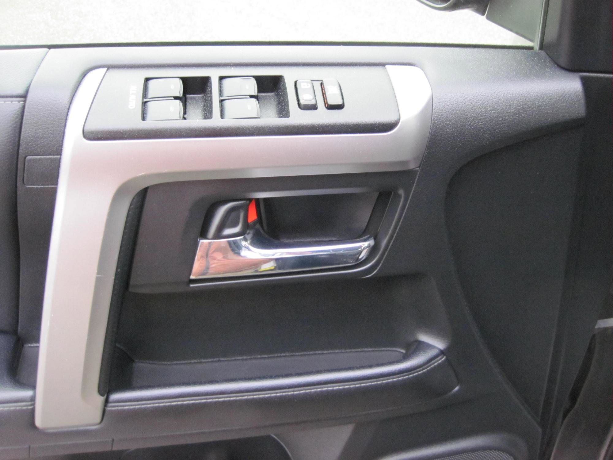 Used 2023 Toyota 4Runner SR5 AWD/4WD image 10