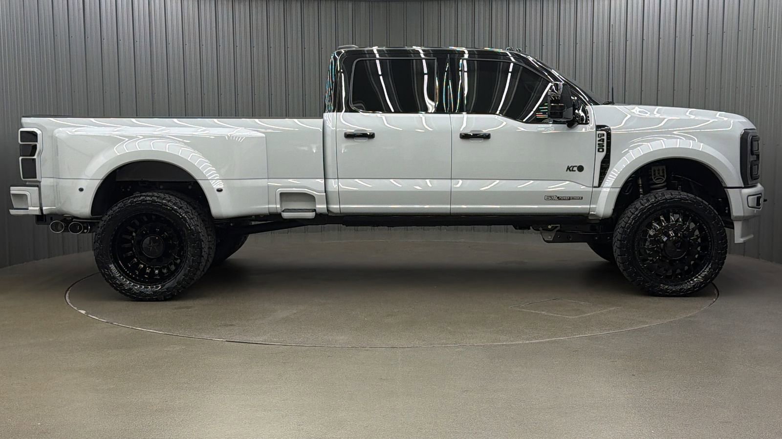 Used 2026 Ford F450 Platinum w/ Platinum Plus Package image 6
