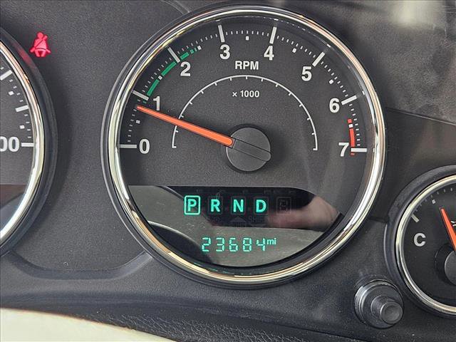 Used 2015 Jeep Wrangler Unlimited Sahara w/ Connectivity Group AWD/4WD image 10