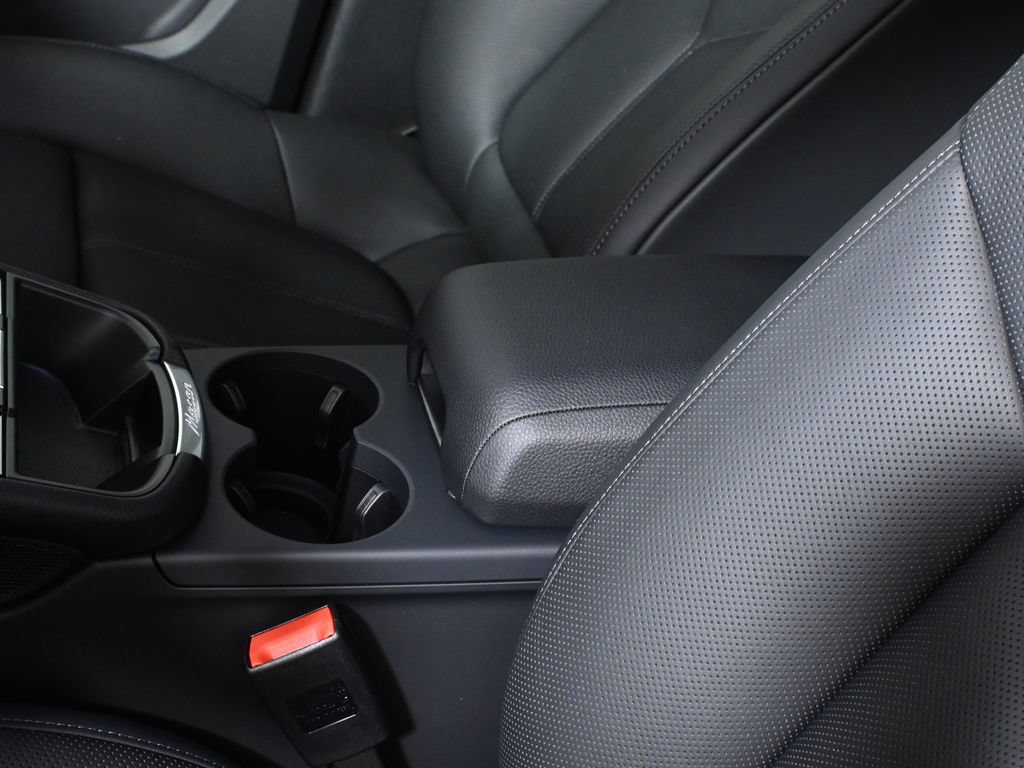 New 2026 Porsche Macan AWD/4WD image 29
