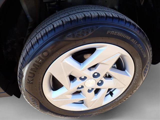 Used 2024 Hyundai Kona SE image 7