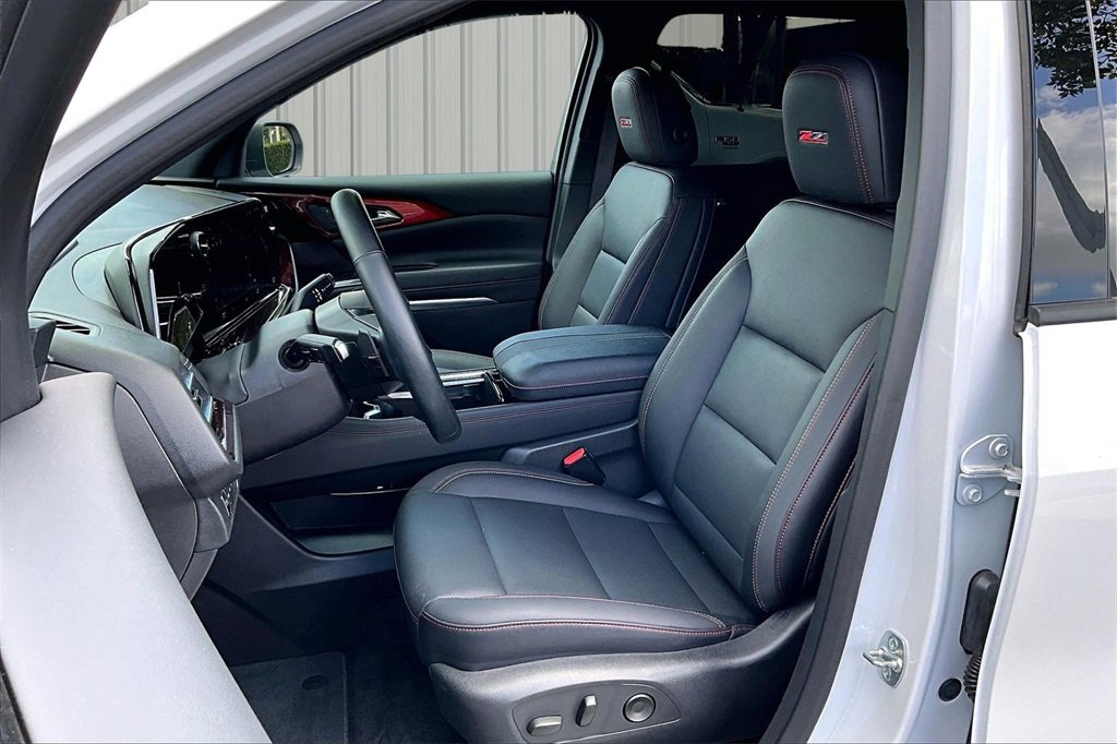 Used 2025 Chevrolet Traverse Z71 w/ Driver Confidence Package image 15