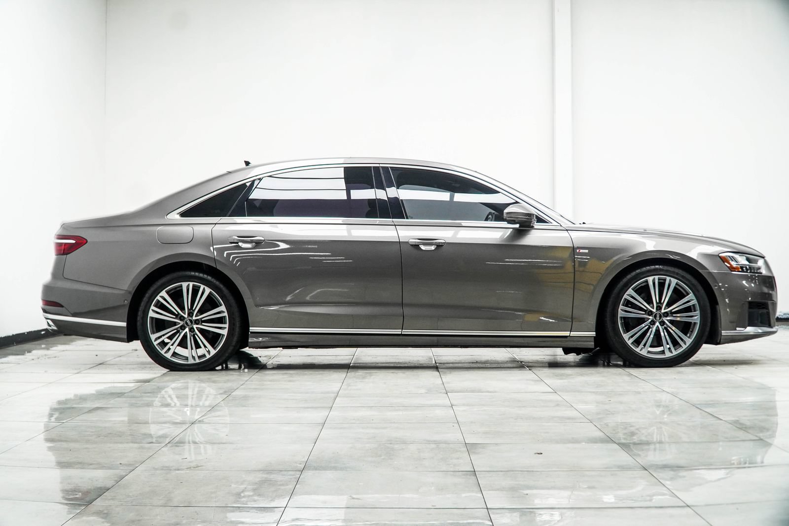 Used 2021 Audi A8 L 4.0T w/ Executive Plus Package AWD/4WD image 7