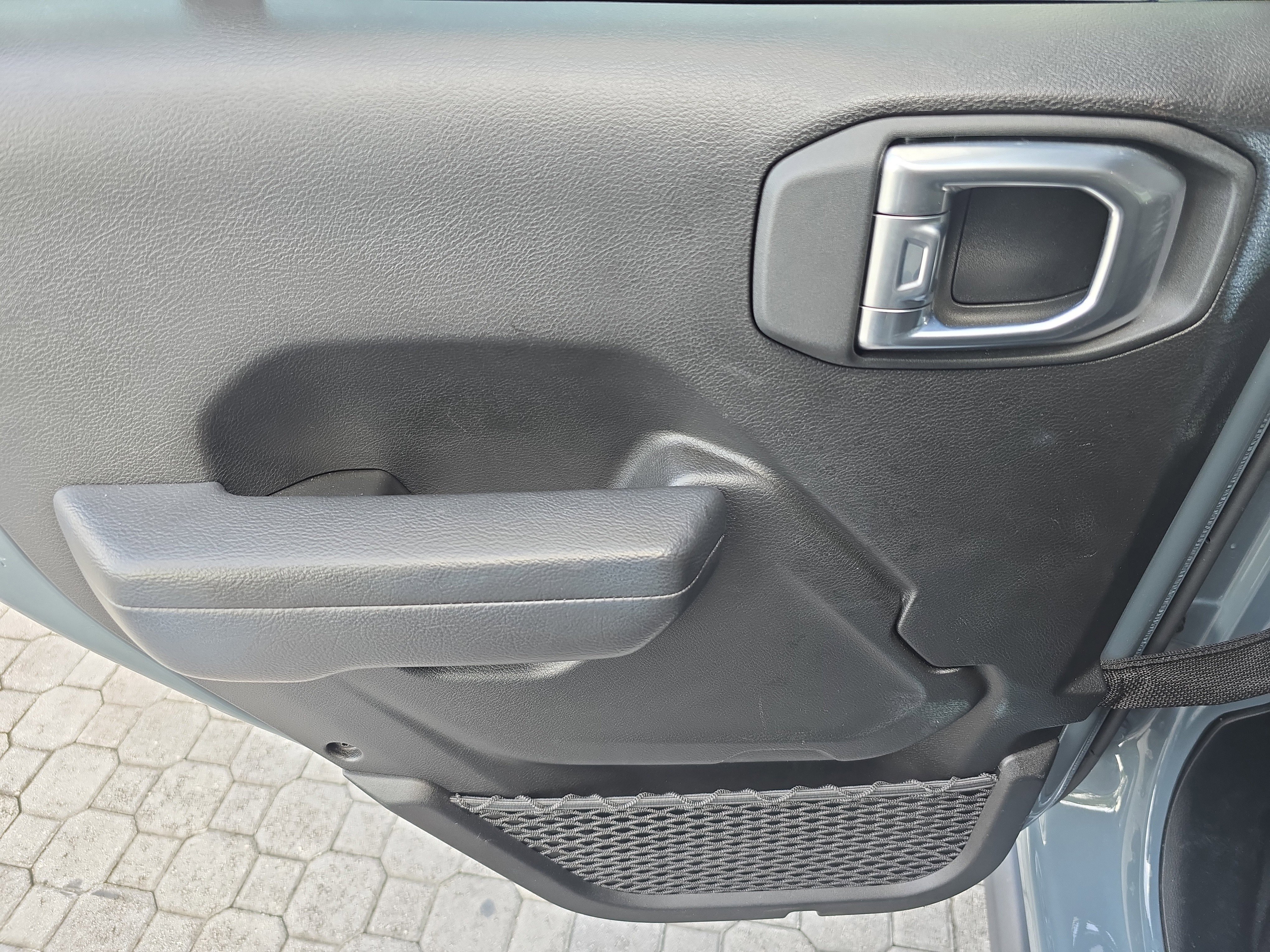 Used 2025 Jeep Wrangler Unlimited Rubicon image 9