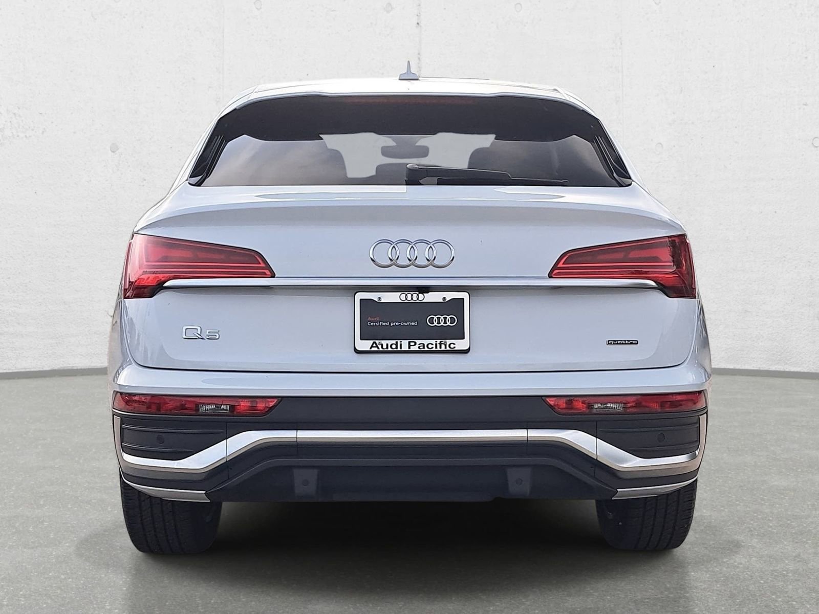 Used 2023 Audi Q5 2.0T Prestige w/ Prestige Package image 6