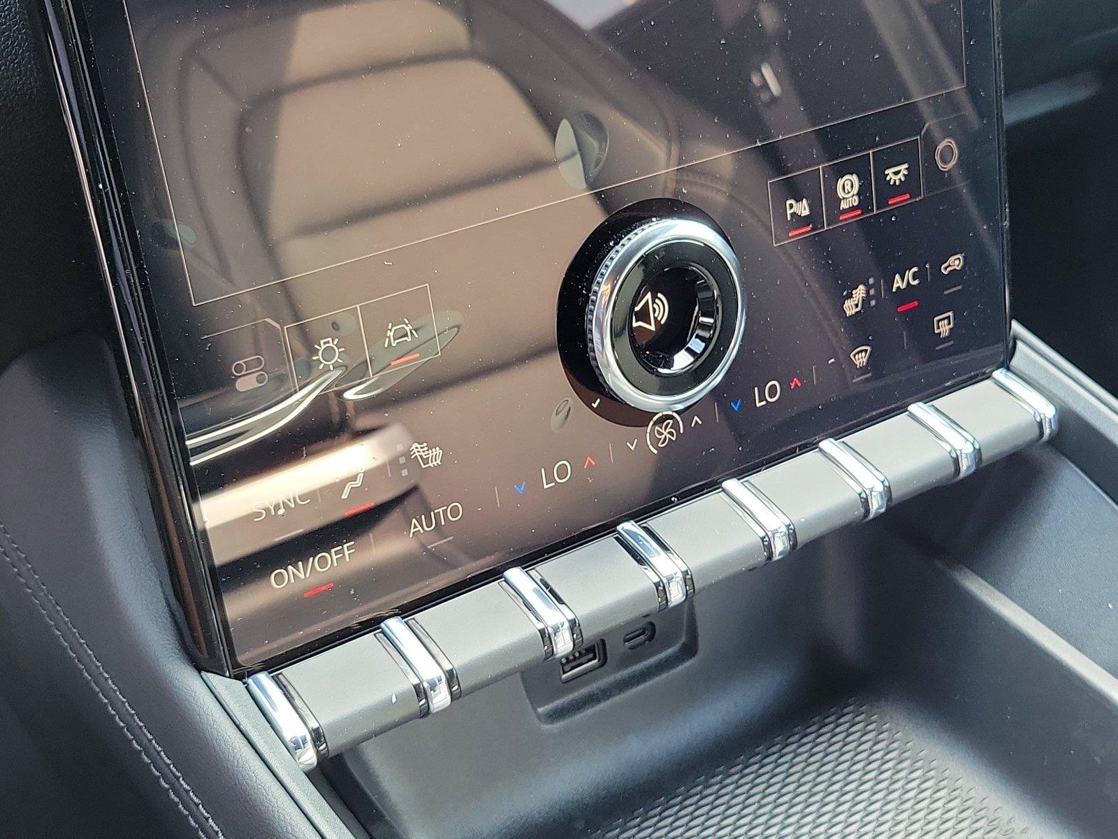 New 2027 GMC Terrain Elevation w/ Elevation Premium Package AWD/4WD image 30