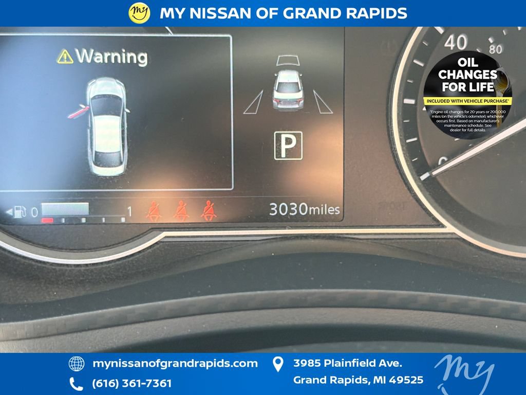 Used 2025 Nissan Versa SV w/ Trunk Package FWD image 20