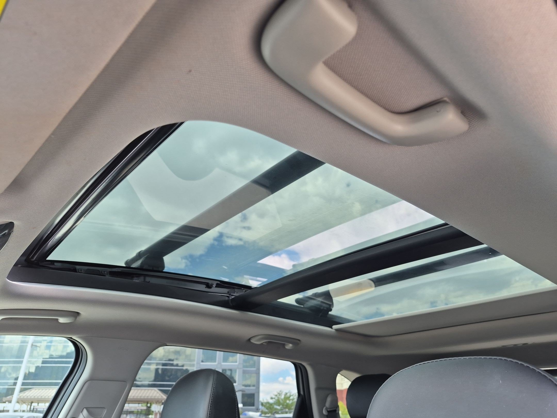 Certified 2023 Kia Sorento S w/ Panoramic Sunroof Package AWD/4WD image 14