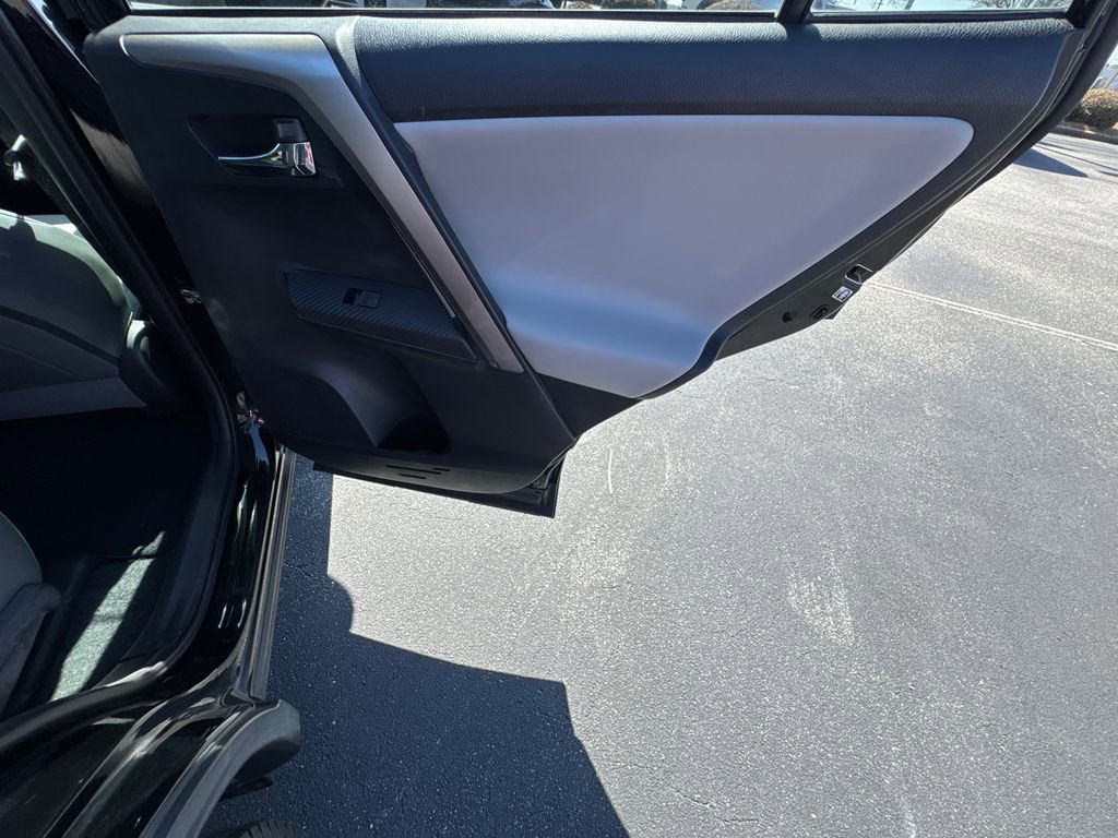 Used 2015 Toyota RAV4 Limited image 16