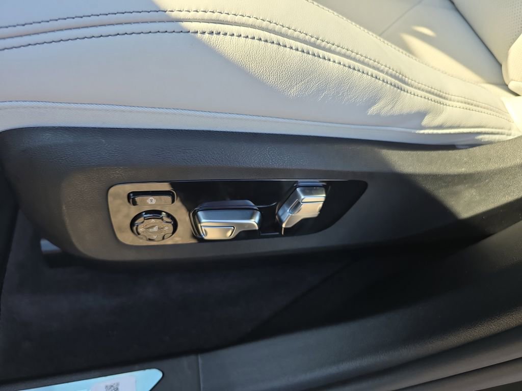 New 2026 BMW XM Label Red image 13