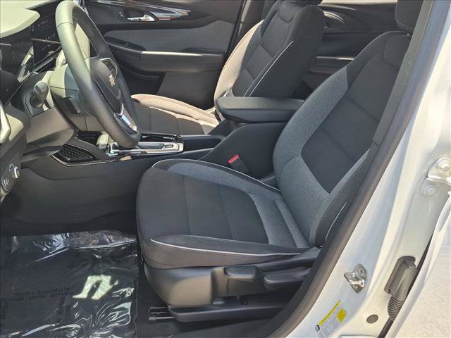 Used 2024 Chevrolet TrailBlazer LT w/ LT Cold Weather Package FWD image 15