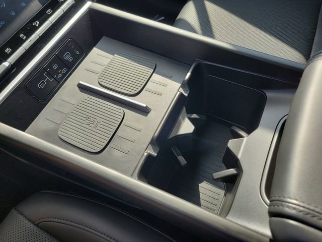 Used 2025 Hyundai Santa Fe SEL image 13