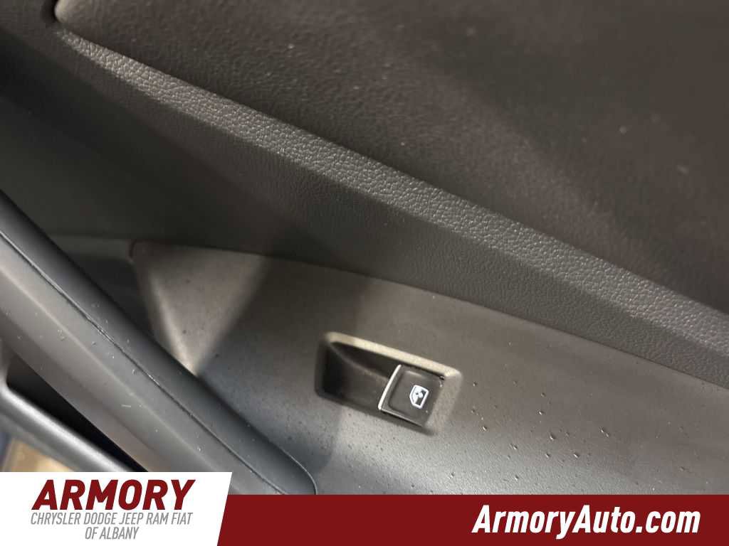 Used 2024 Volkswagen Jetta SE image 35