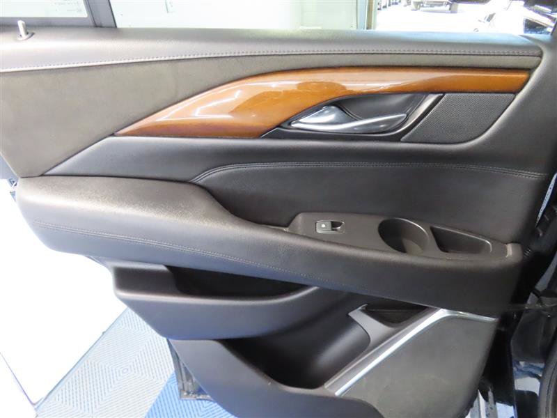 Used 2020 Cadillac Escalade Premium Luxury AWD/4WD image 32